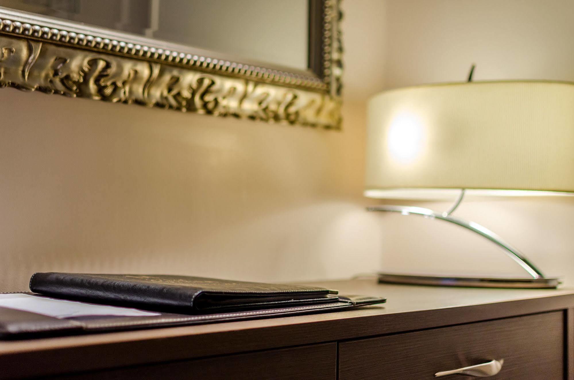 פריז Hotel Riviera Renovated מראה חיצוני תמונה